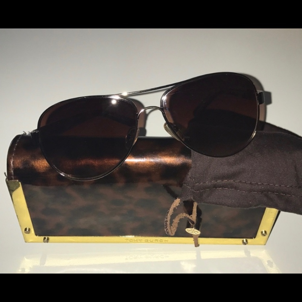 Tory Burch aviators ☀️ 👓